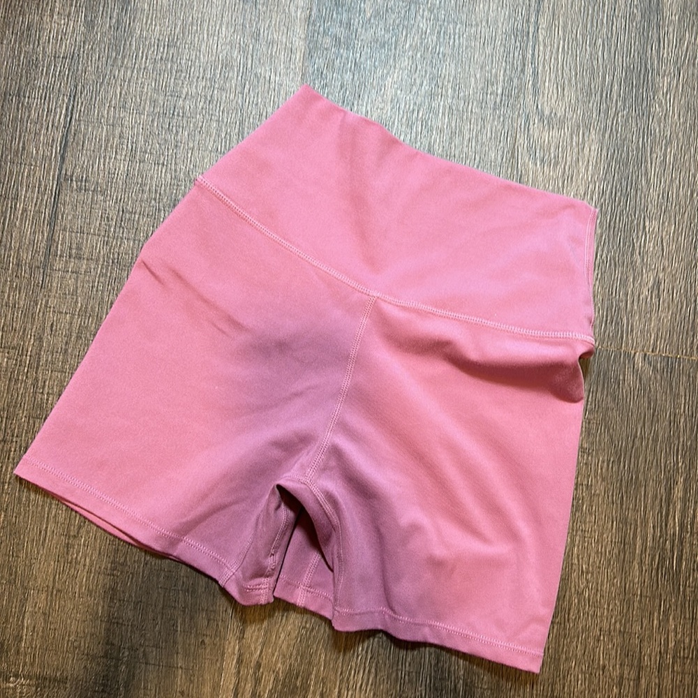 Serenity shorts 4” | pink | M | CSB | workout shorts